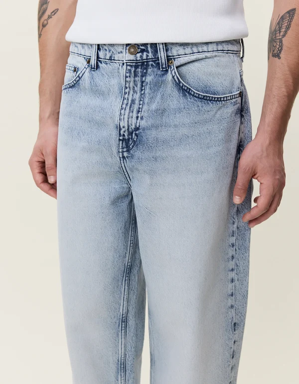LES DEUX - ROI BLEACHED DENIM JEANS