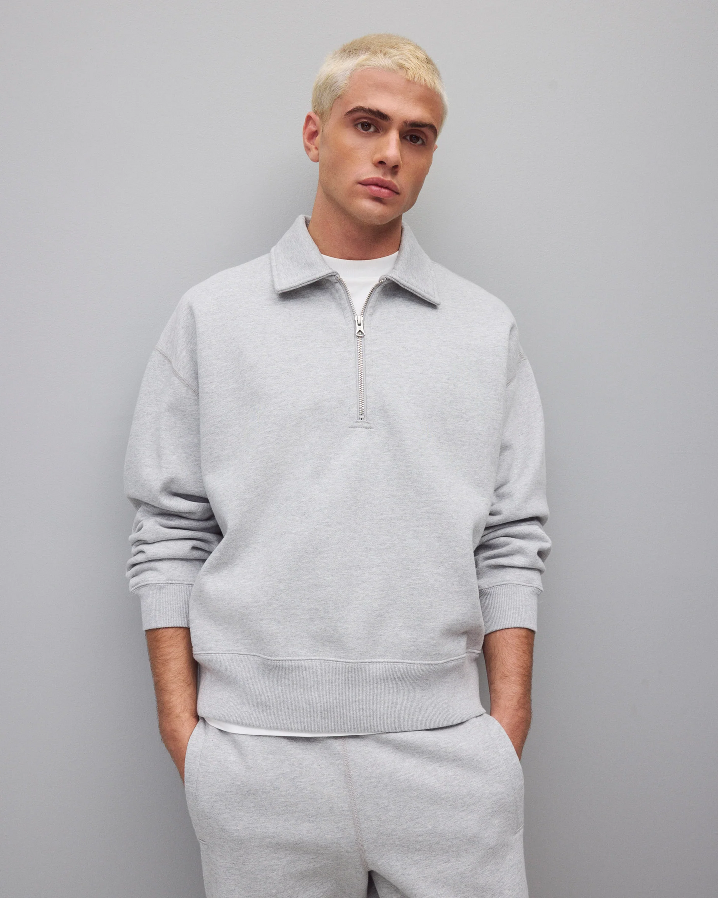 REIGNING CHAMP - BRUSHED FLEECE RELAXED HALF ZIP SWEATSHIRT