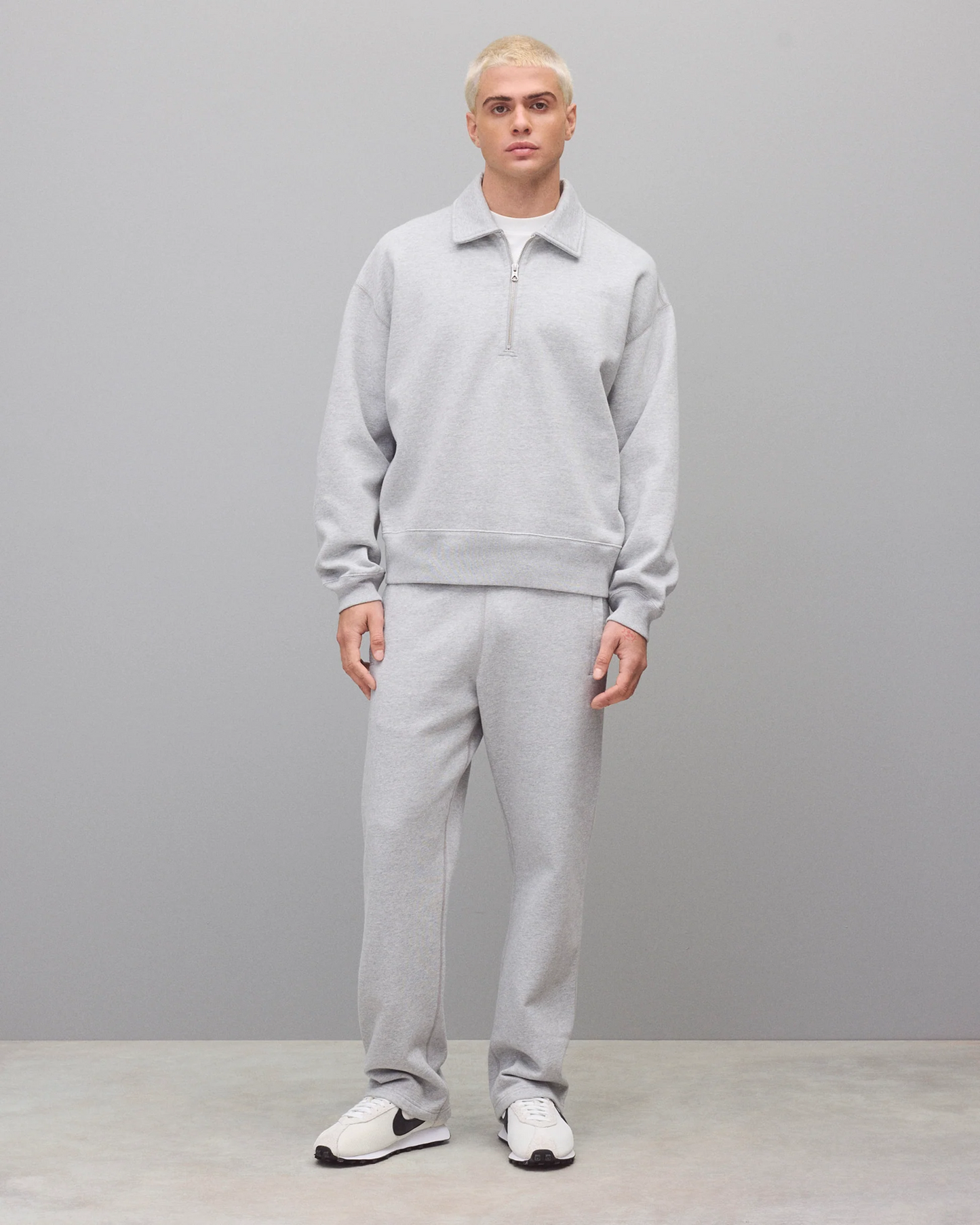 REIGNING CHAMP - BRUSHED FLEECE RELAXED HALF ZIP SWEATSHIRT