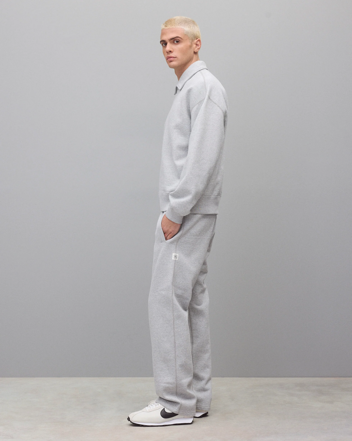 REIGNING CHAMP - BRUSHED FLEECE RELAXED HALF ZIP SWEATSHIRT